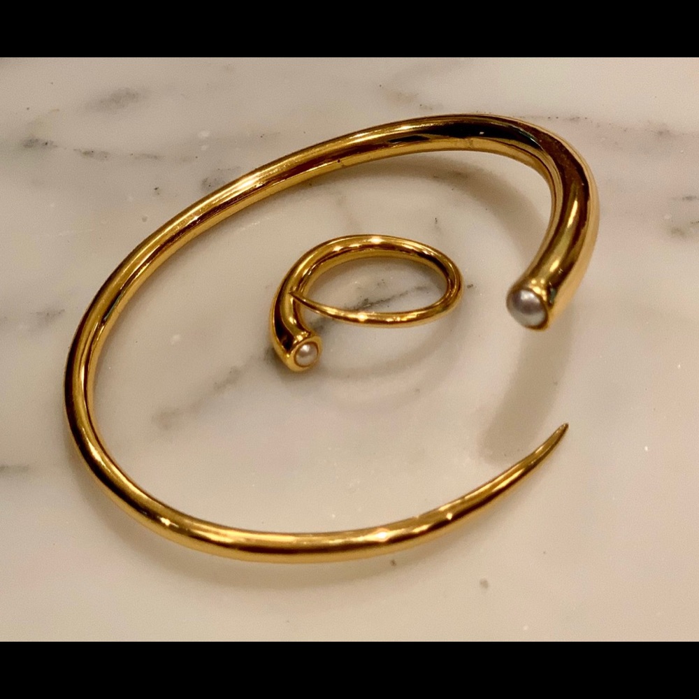 18 carat gold plated bracelet and ring set